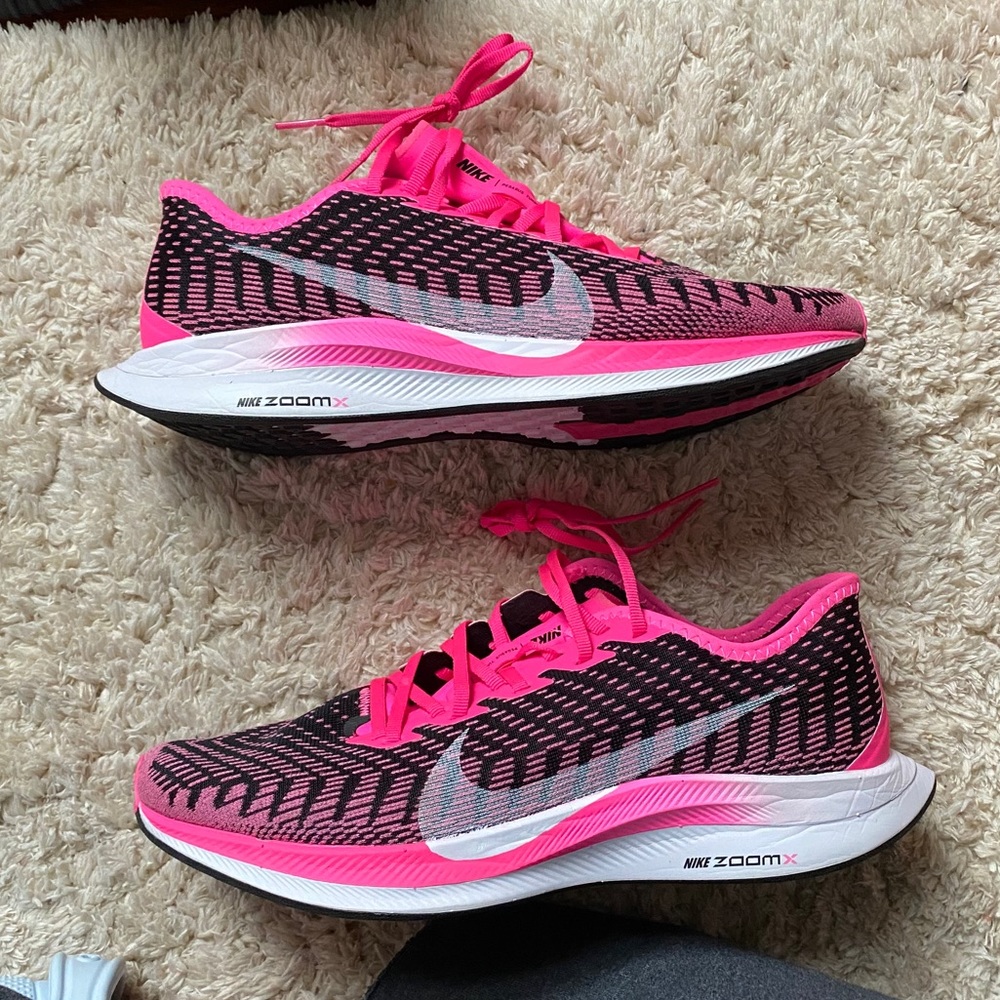 HOT PINK women’s nike zoom pegasus turbo 2